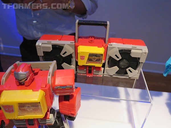 NYCC 2015   Transformers Combiner Wars Galvatron, Skullcruncher, Blaster, More  (61 of 80)